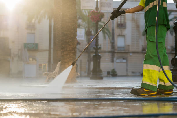 Why Choose Our Pressure Washing Services in Florida